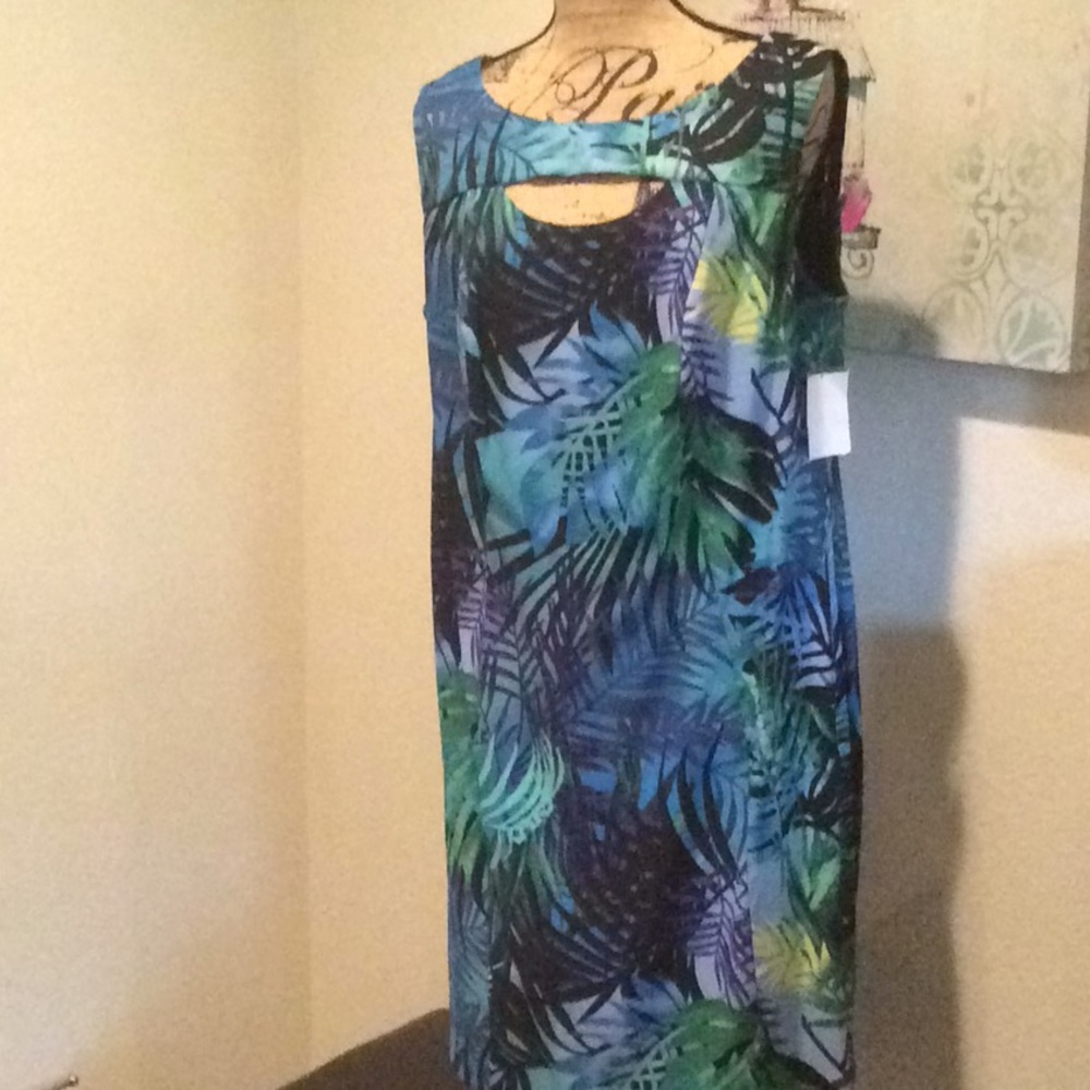 Leaf print summer dress